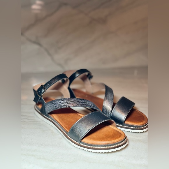 Diba True Fiesta Time Sandals NEW Size 8.5 - Picture 2 of 16